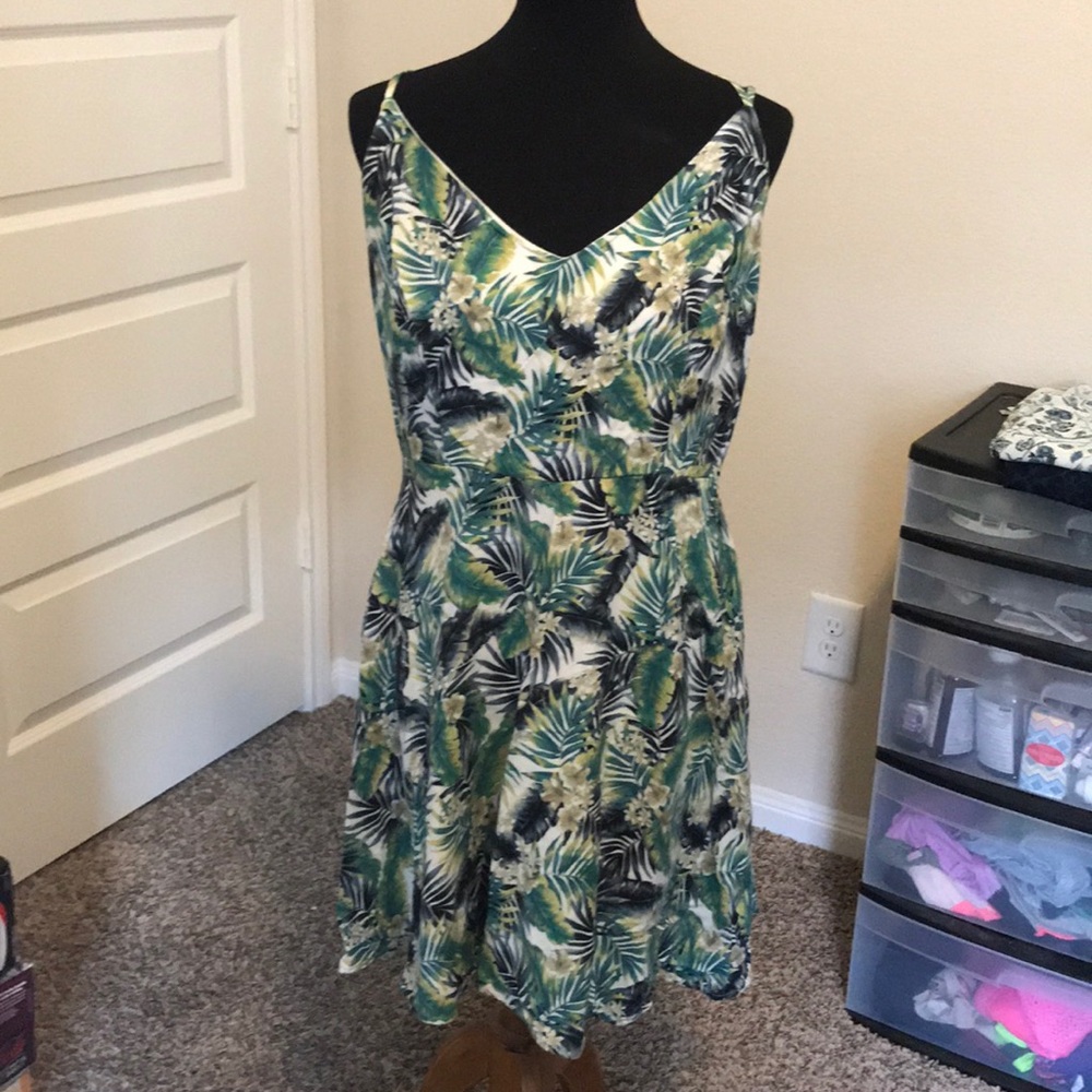 Forever 21 Plus Green Wildlife Strappy Dress